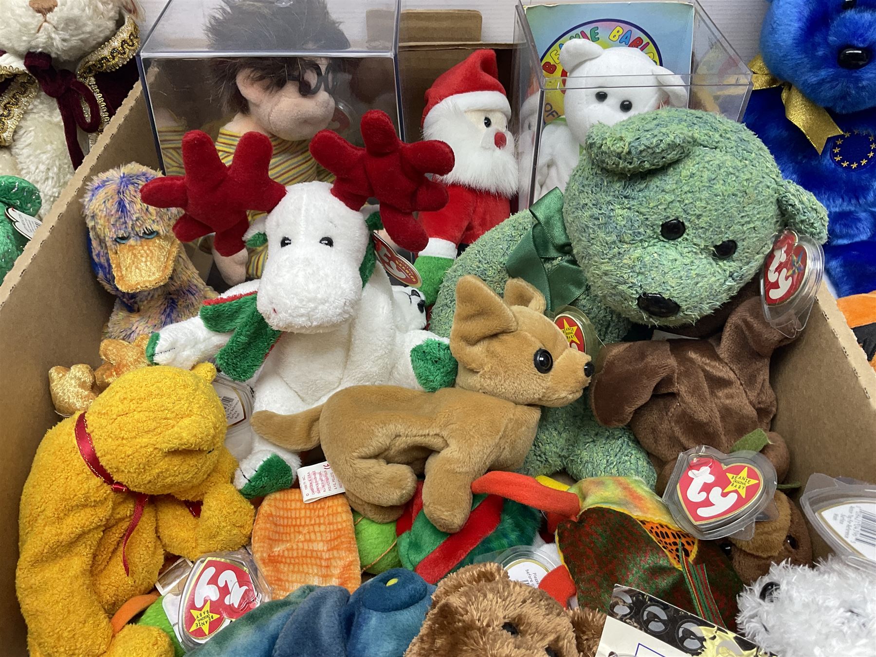 Twentyfive Ty Beanie babies, including Pumkin, Unity, Let it Snow, Seaweed, Jabber etc