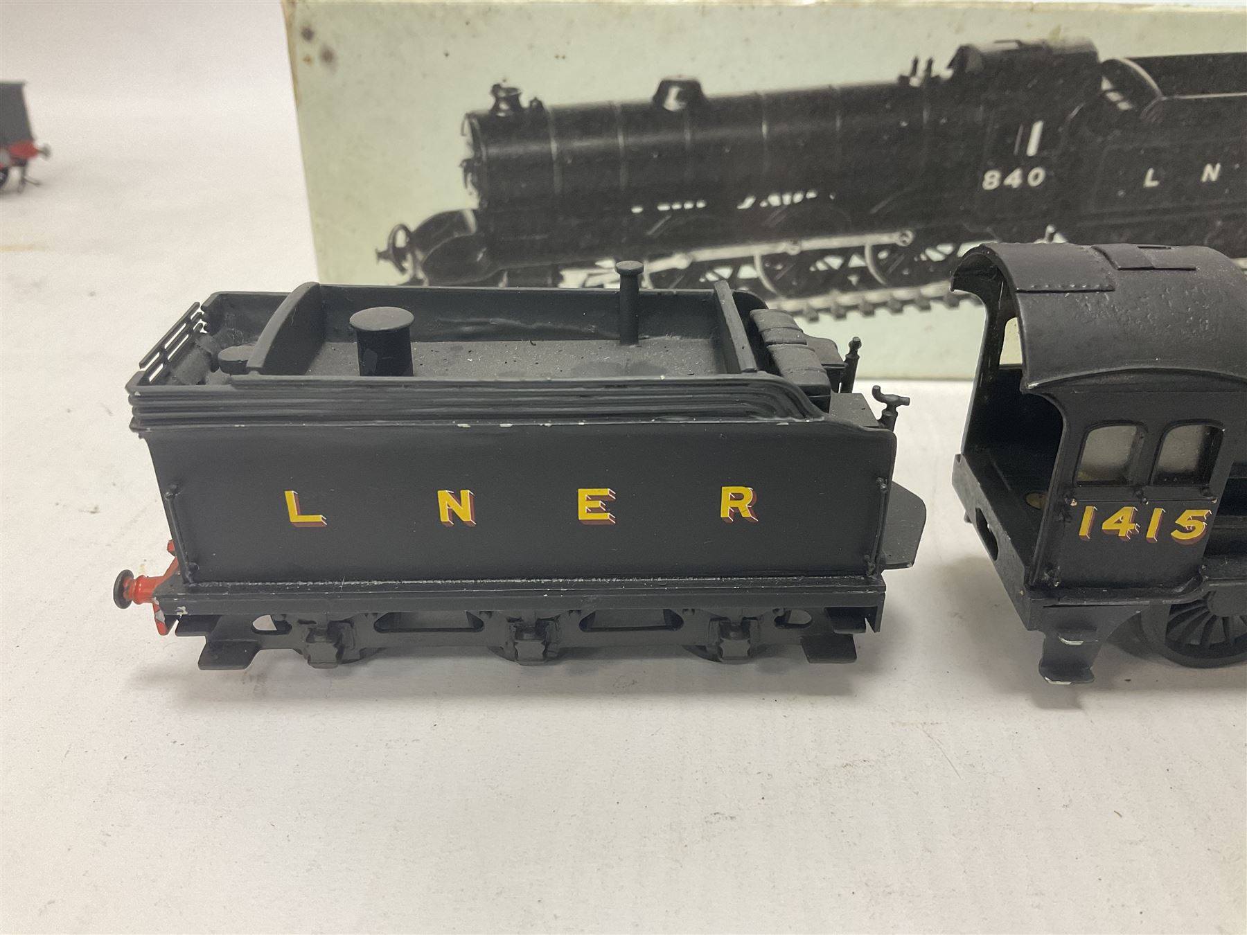 ‘00’ gauge - kit built NER.LNER.BRB16 4-6-0 steam locomotive and tender no.1415 finished in LNER black with DJH Models box; together with a further kit built B16 Class 4-6-0 steam locomotive and tender no.61476 finished in BR black (2) 