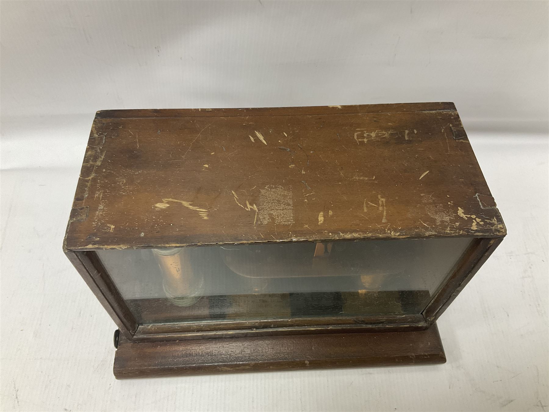 Early 20th century Automatic Temperature Control System, the polished copper body supporting a tube of liquid mercury, patent no 5311 dated 1912, attributed to John Grundy, within wooden box with glazed front panel, box H18.5cm