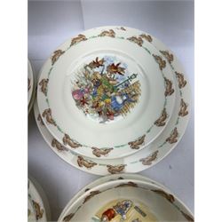 Royal Doulton bunny dinner wares, including four baby bowls, plates of various sizes, bowls etc 