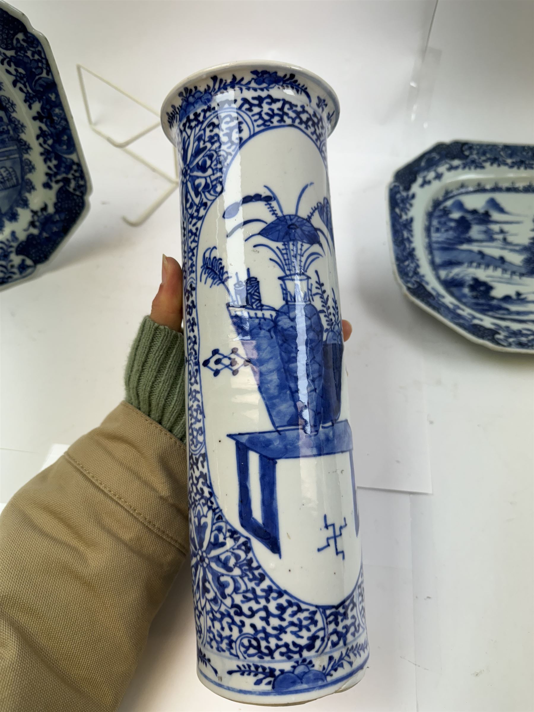 Chinese blue and white cylindrical vase and two blue and white meat plates, vase H30cm