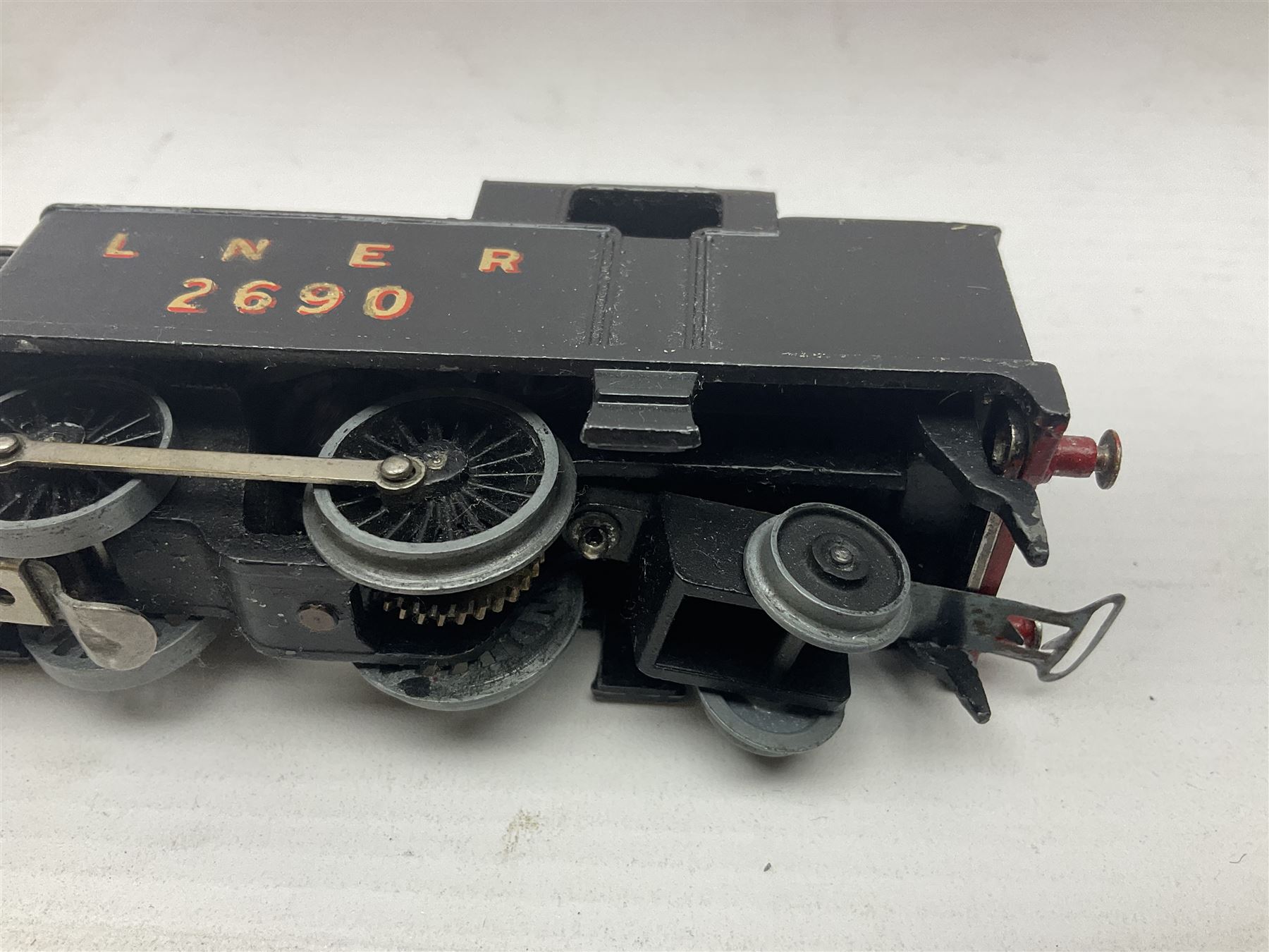 Hornby Dublo - 3-rail EDL7 Class N2 0-6-2 tank locomotive No.2690 in LNER black; in modern collector's plain red box