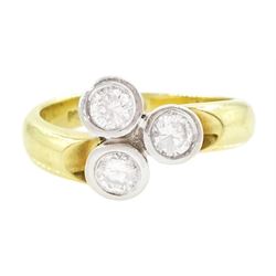 18ct gold three stone round brilliant cut diamond cluster ring, stamped 750, total diamond...