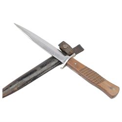  WWI Imperial German Army fighting knife with steel scabbard, blade L15cm