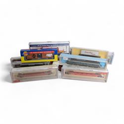 Collection of N gauge model railway locomotives and rolling stock, comprising Atlas, Round...