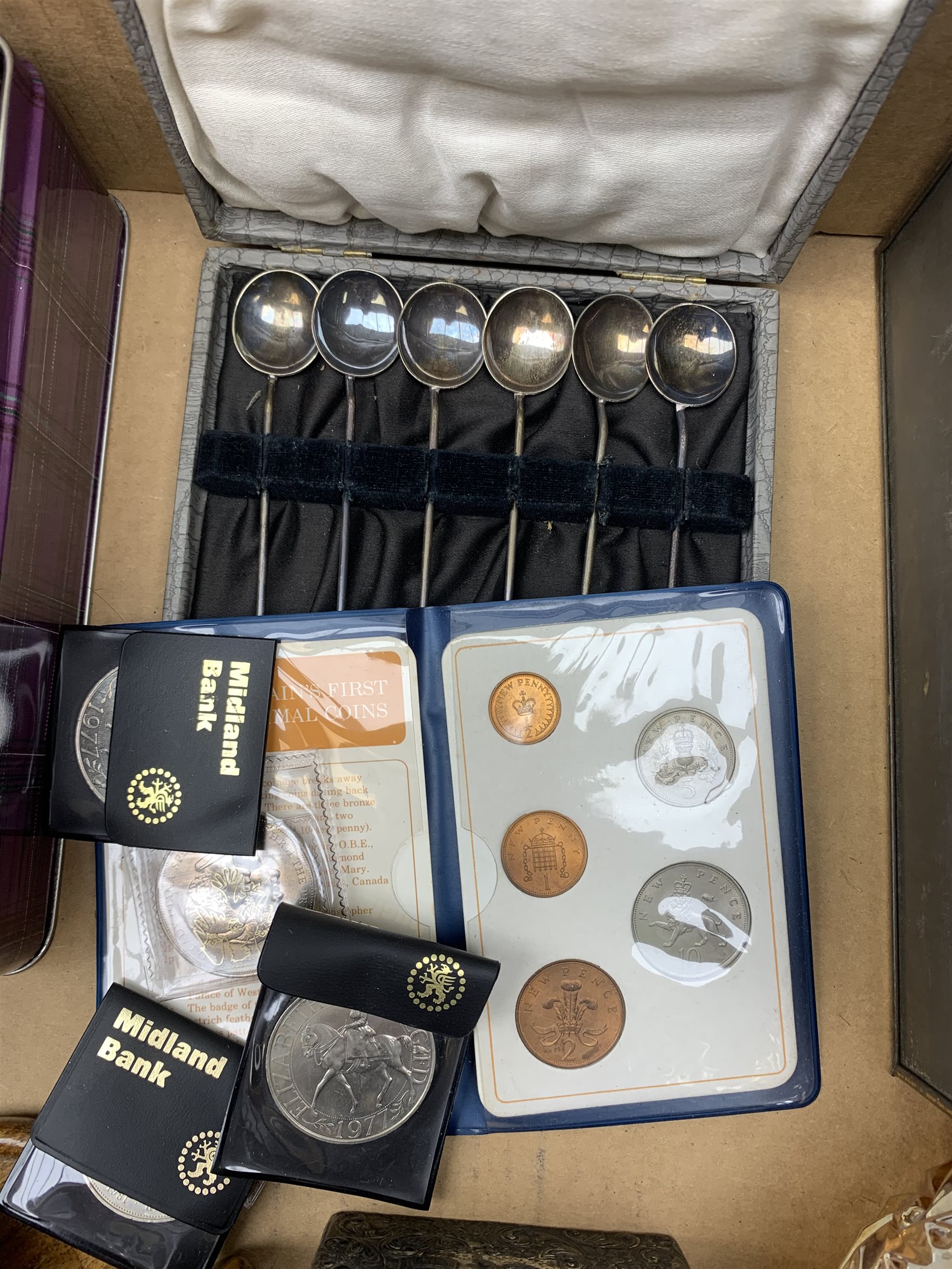 Carnival glass, cased silver-plated coffee spoons, apostle spoons and sugar tongs, glass animals, coins, trade cards, pin badges etc, in one box