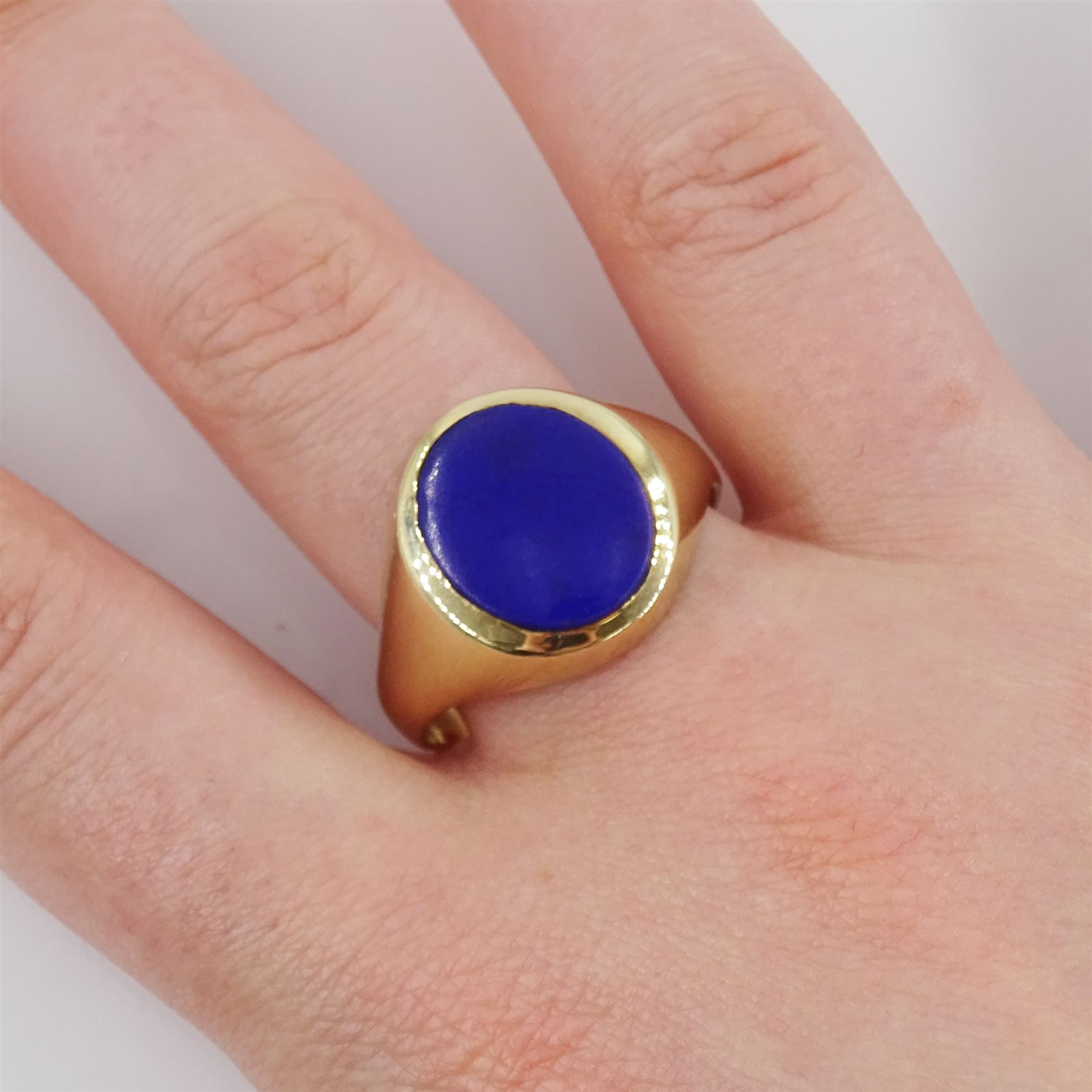 9ct gold lapis lazuli signet ring, London 2000