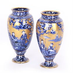 Pair of Foley blue and gilt Chinoiserie pattern vases, H17cm