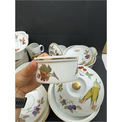 Royal Worcester Evesham pattern part tea and dinner service, including teapot, eight dinner plates, eight side plates etc 