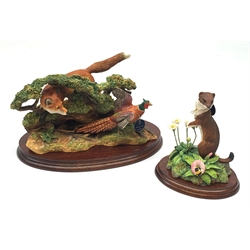 Two limited edition Border Fine Arts figure groups, comprising So Close Yet...! B1065 16/750 on wooden base with certificate, Stoat B0981 65/250 on wooden base with certificate and box 