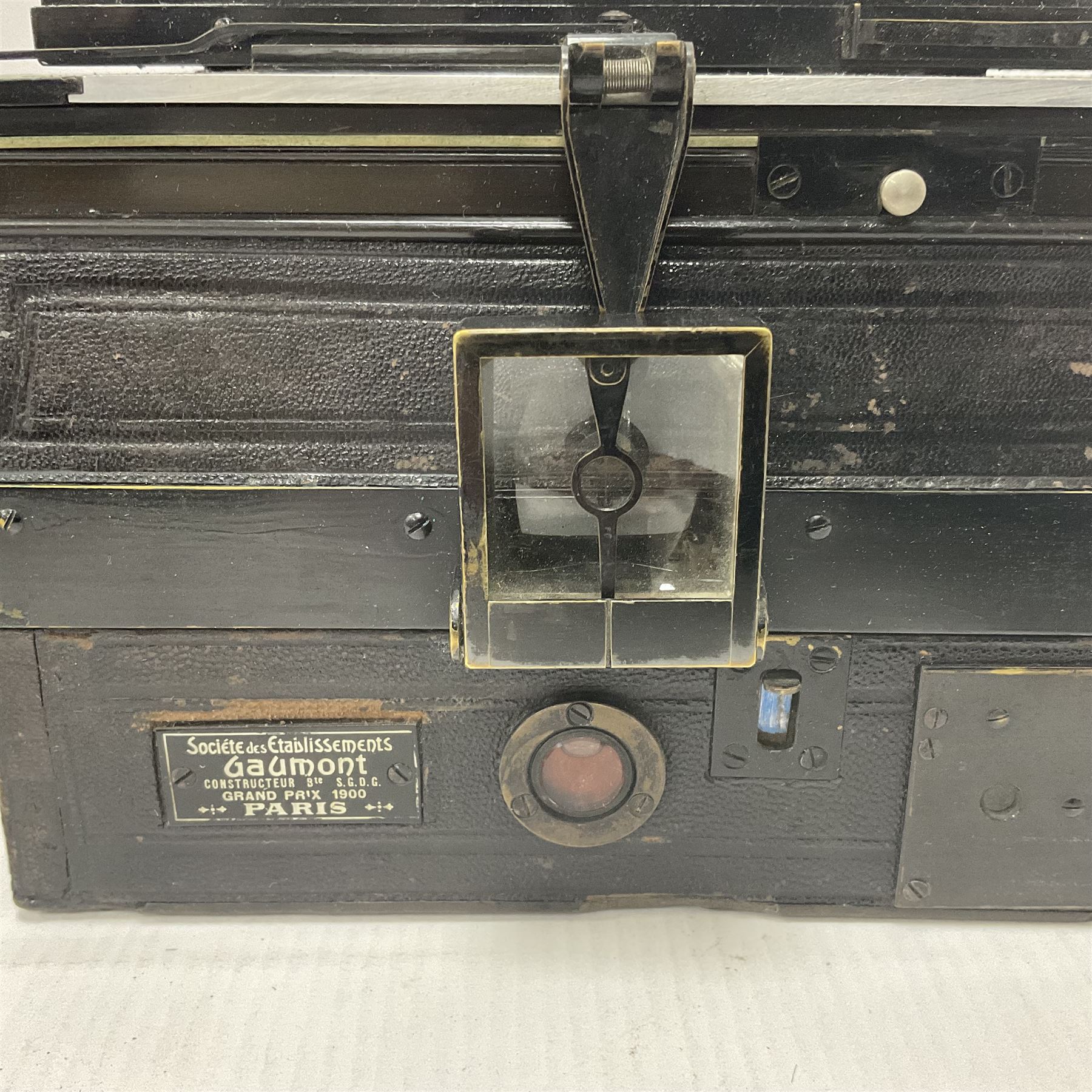 L. Gaumont & Cie Grand Prix 1900 Stereo Spido plate camera, serial no 7887, with tooled leather body and twin C.P.Goerz Doppel-Anastigmat f 6.8, 72mm lenses, in leather carrying case 