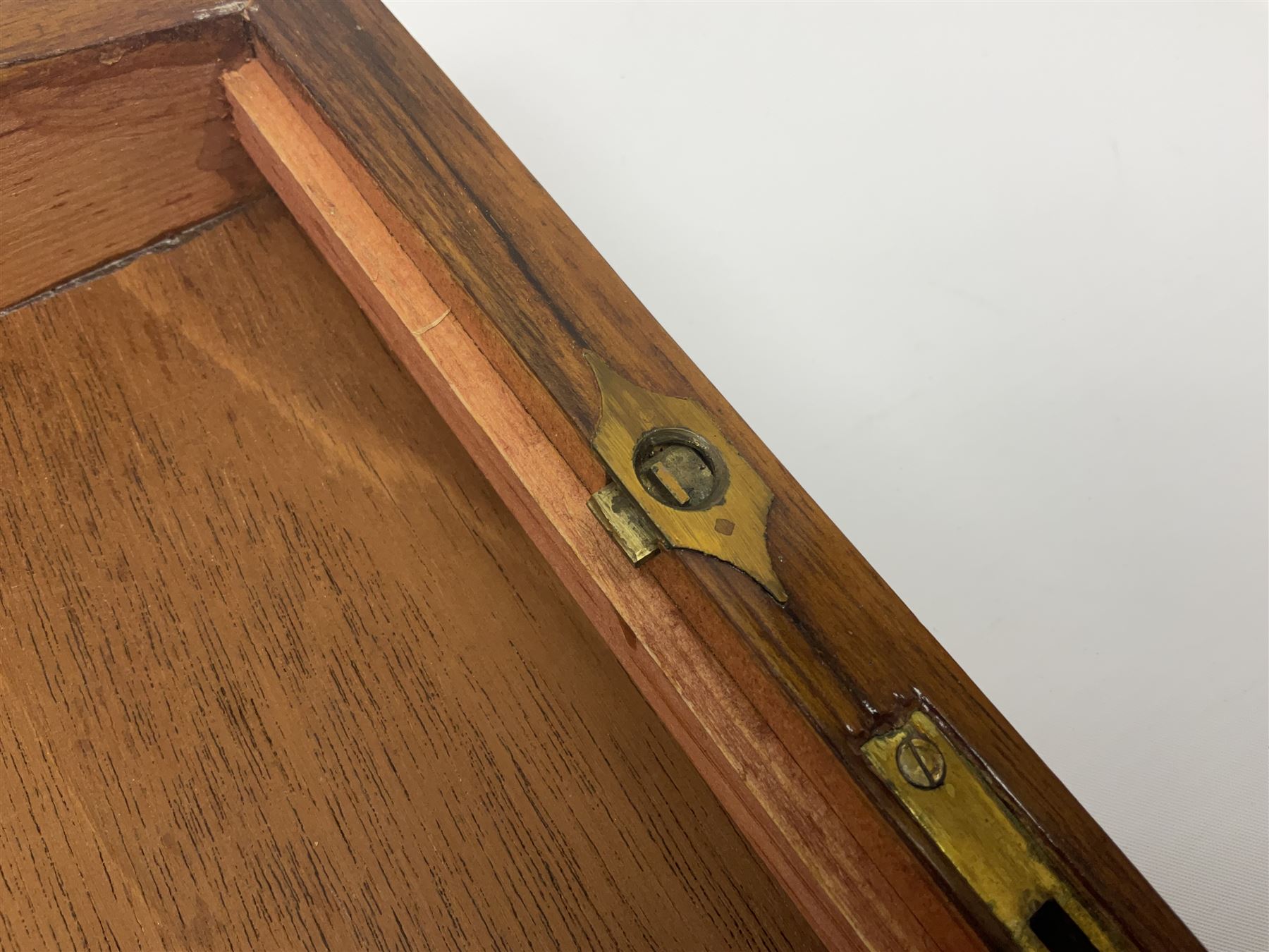 19th century walnut writing slope, the hinged lid with inlaid cartouche opening to reveal black gilt tooled leather slope and pen storage, H15cm, L30cm