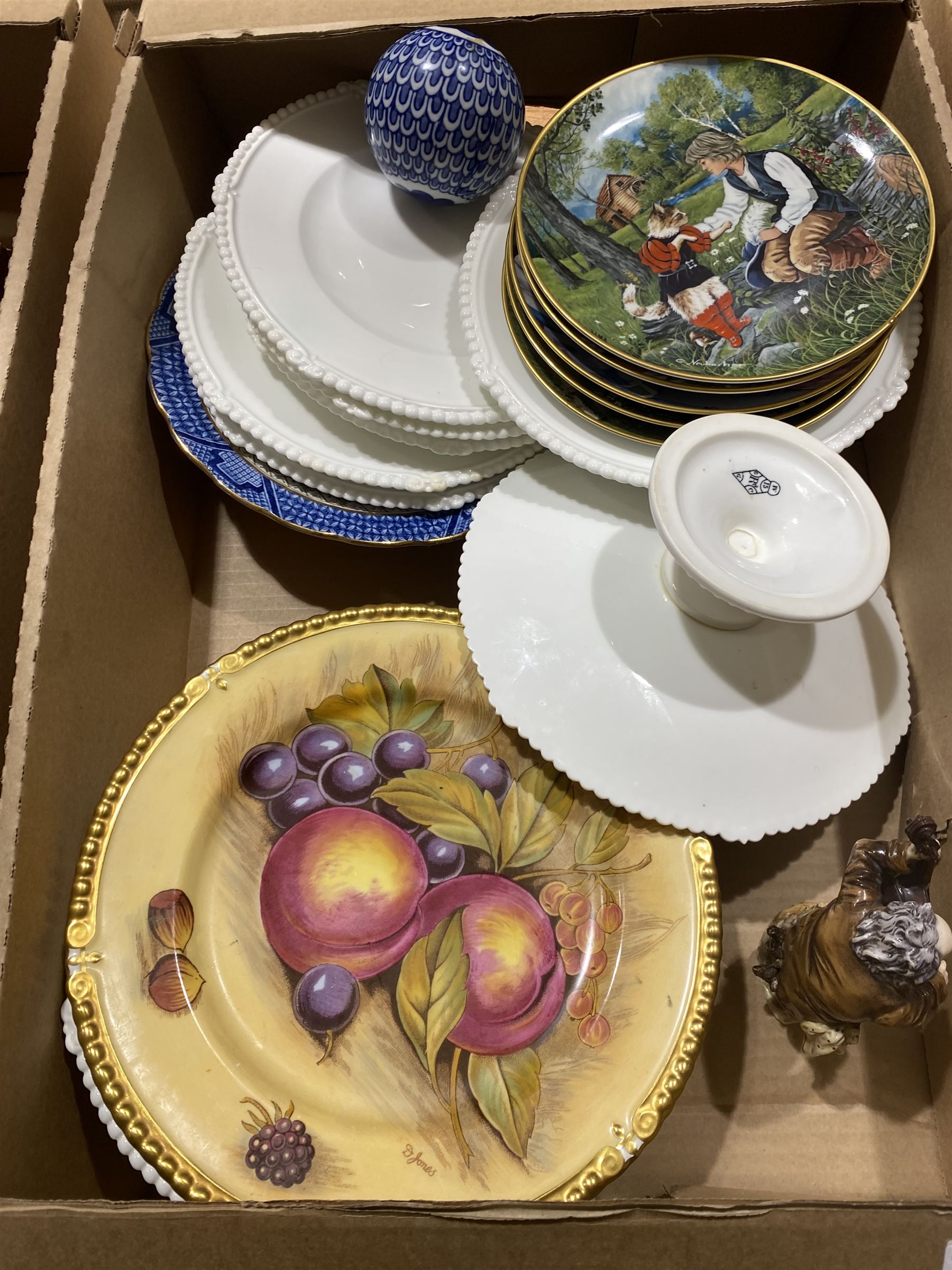 Collection of Booths Real Old Willow pattern, together with other blue and white ceramics etc, in five boxes  