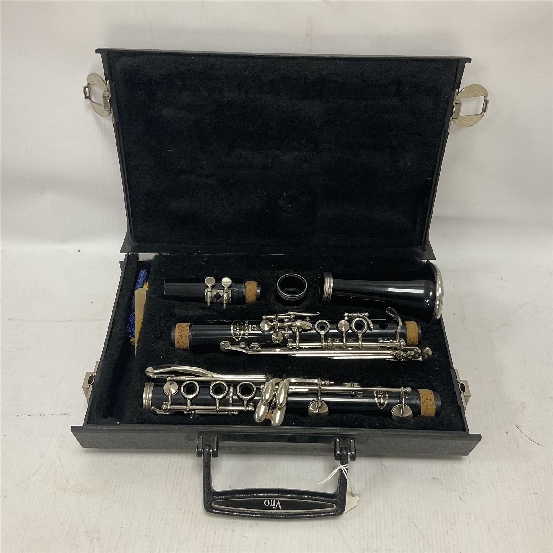 American Vito Reso-Tone 3 clarinet, serial noB75523; in fitted carrying case 