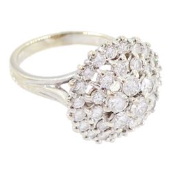 18ct white gold round brilliant cut diamond cluster ring, total diamond weight approx 2.90 carat