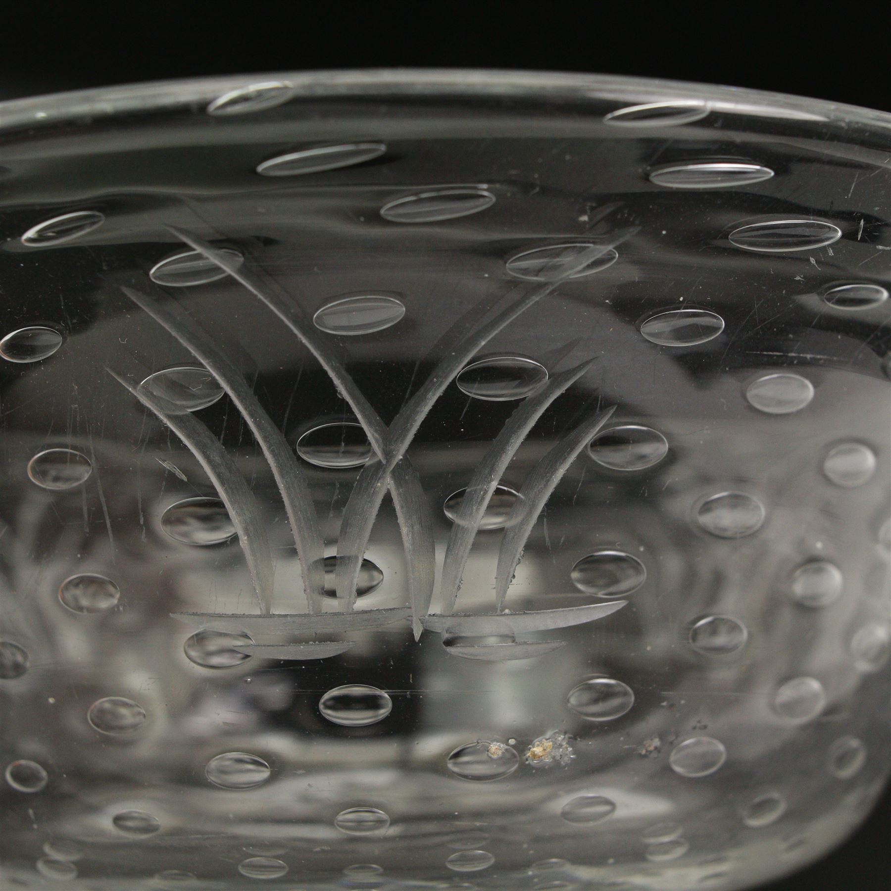 Thomas Webb glass bowl, decorated with fishes amongst bubbles, D18cm