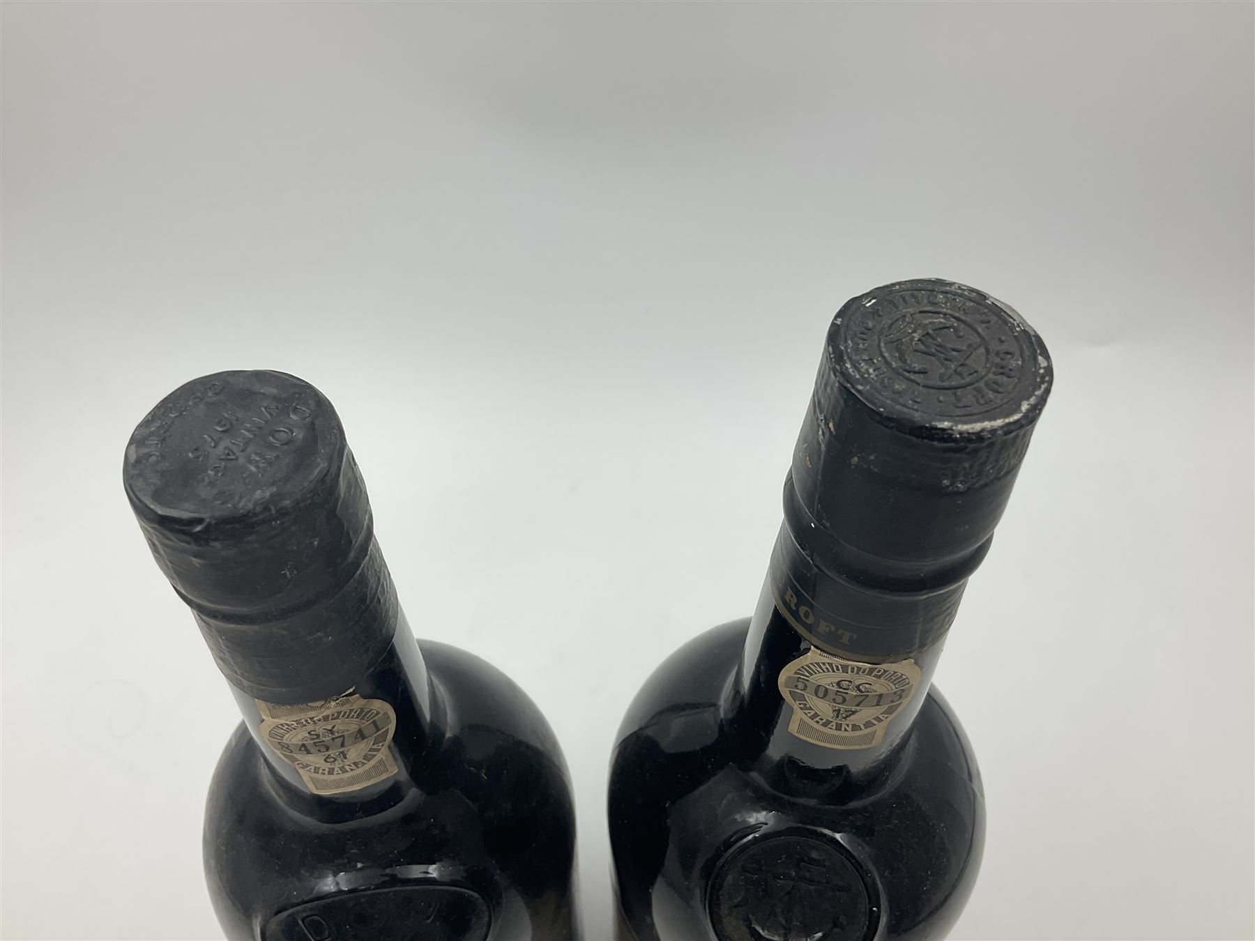 Dow's, 1975 vintage port, 75cl unknown proof and Croft, 1978 late bottled vintage port, 75cl unknown proof (2)