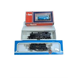 '00' gauge Airfix Prairie Tank Locomotive 2-6-2, Wrenn Railways W2205 0-6-0 Tank locomotiv...