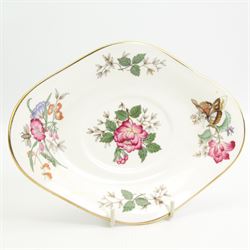 Wedgwood Charnwood pattern tea, coffee and dinner service for six settings, lacking one teacup