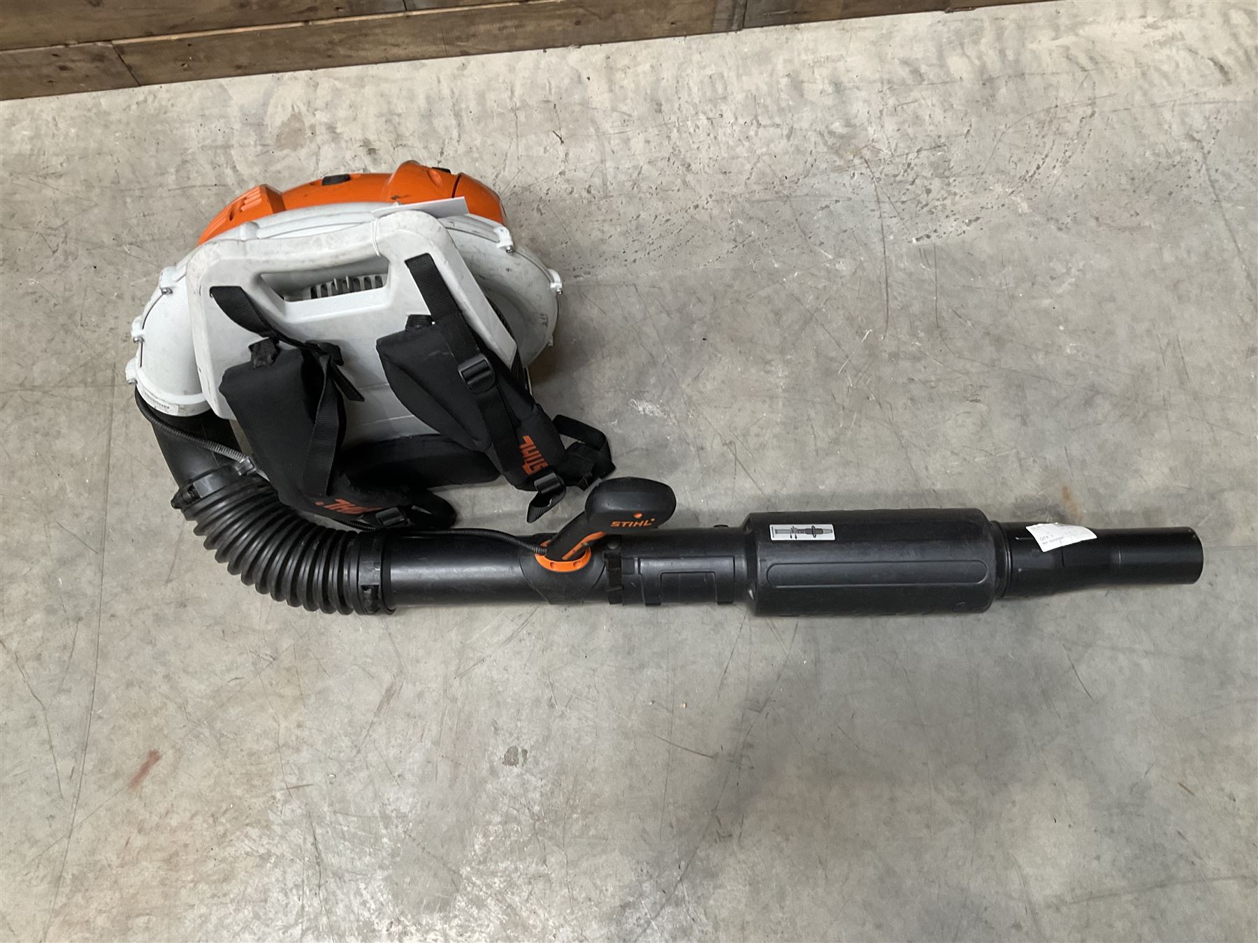 Stihl BR-500 petrol backpack leaf blower