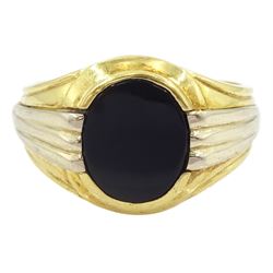 18ct gold single stone black onyx signet ring, stamped 750