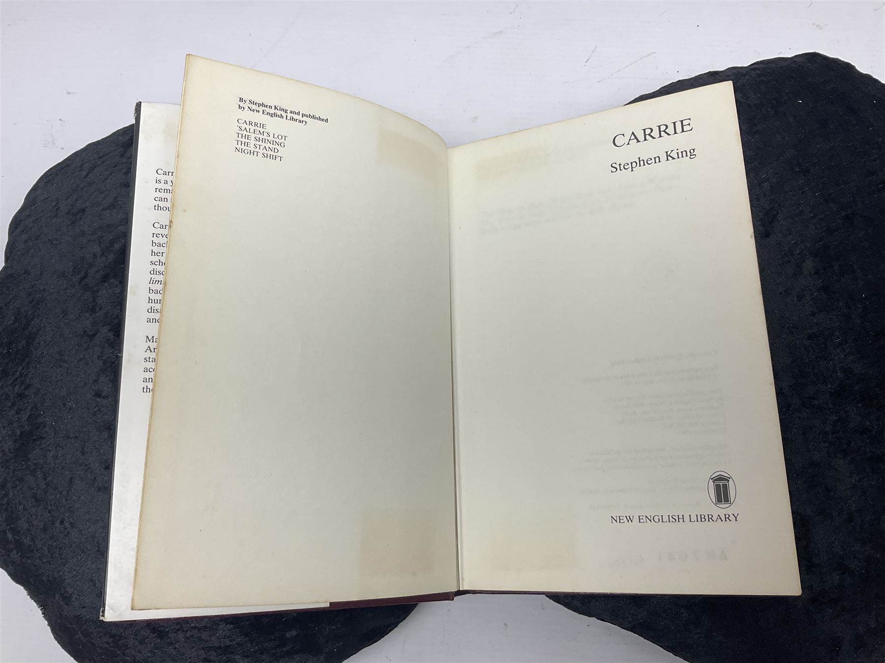 Stephen King; Carrie, Doubleday & Company, New York 1974 and Carrie, New English Library, Kent 1974 