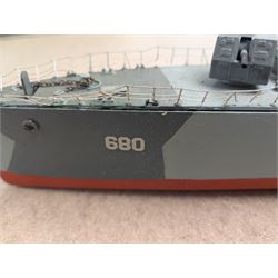 US DD-680 model warship, L89cm, H27cm