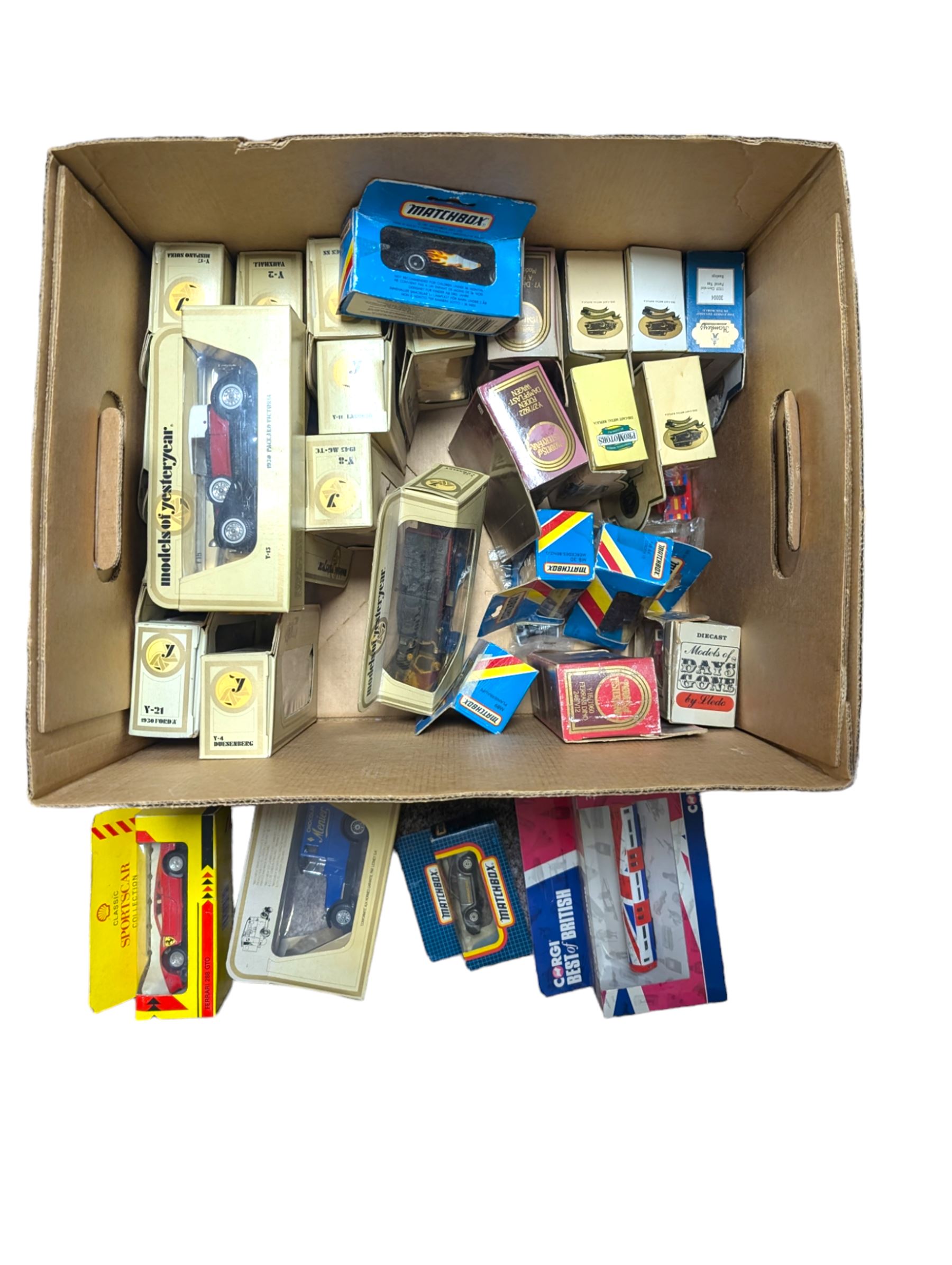 Collection of diecast models, including Matchbox, Corgi and Lledo examples, mostly boxed 