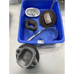 Individual heated steak pie die, base maker and lidder with pastry cutter - THIS LOT IS TO...