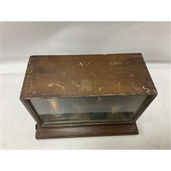 Early 20th century Automatic Temperature Control System, the polished copper body supporting a tube of liquid mercury, patent no 5311 dated 1912, attributed to John Grundy, within wooden box with glazed front panel, box H18.5cm