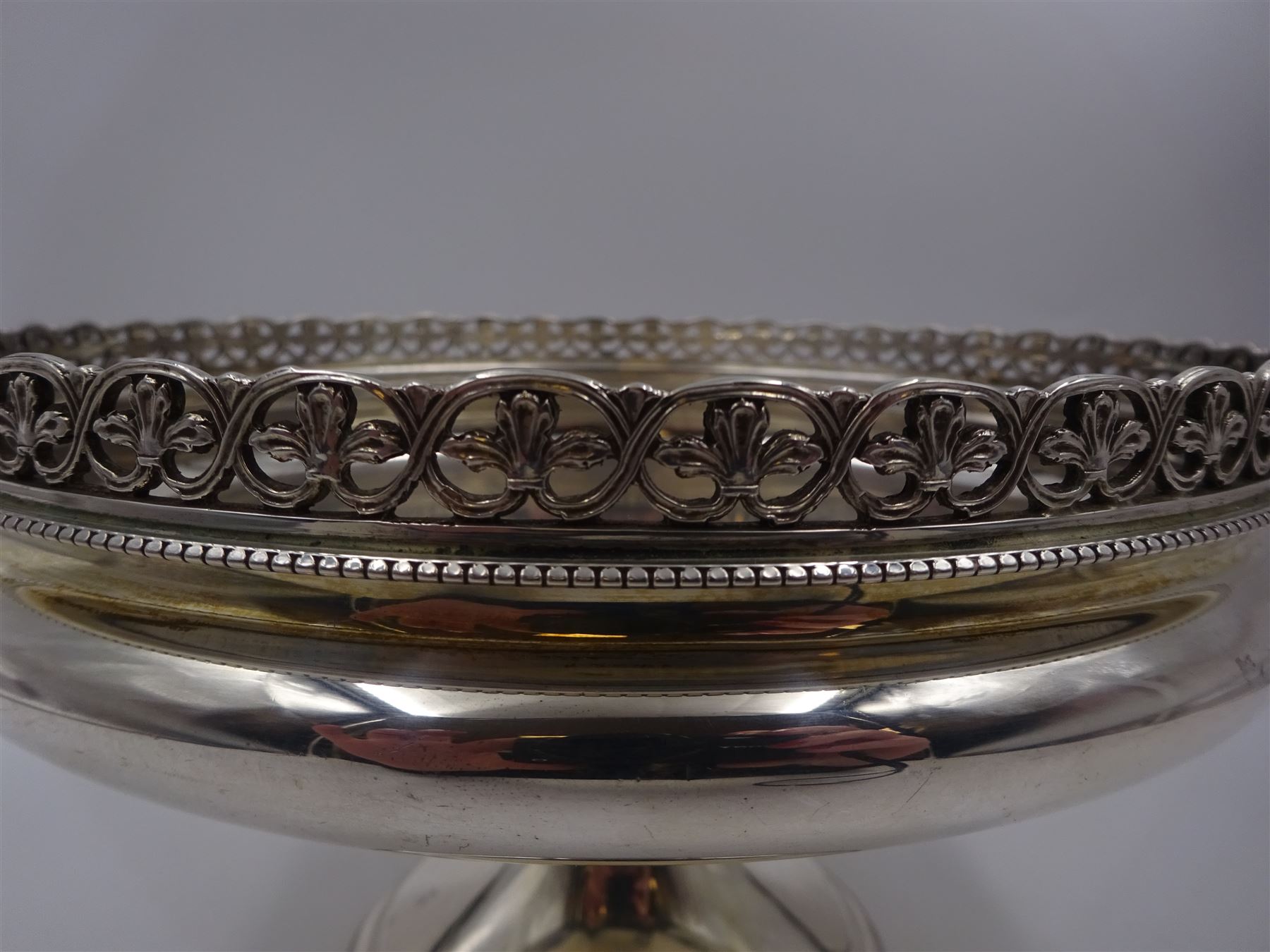 1930s silver pedestal bowl, of circular form, with pierced foliate rim, upon circular foot, hallmarked Blackmore & Fletcher Ltd, London 1931, H12.5cm, D20cm