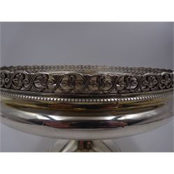 1930s silver pedestal bowl, of circular form, with pierced foliate rim, upon circular foot, hallmarked Blackmore & Fletcher Ltd, London 1931, H12.5cm, D20cm