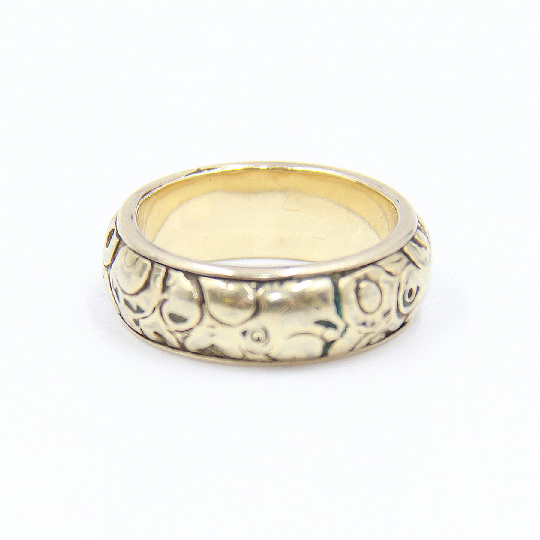 9ct gold wedding band, embossed with floral decoration