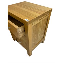 Pair of contemporary solid ash bedside chests, each fitted with three drawers