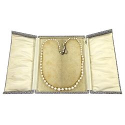 19th / early 20th century single strand graduating pearl necklace, with silver and gold pearl clasp