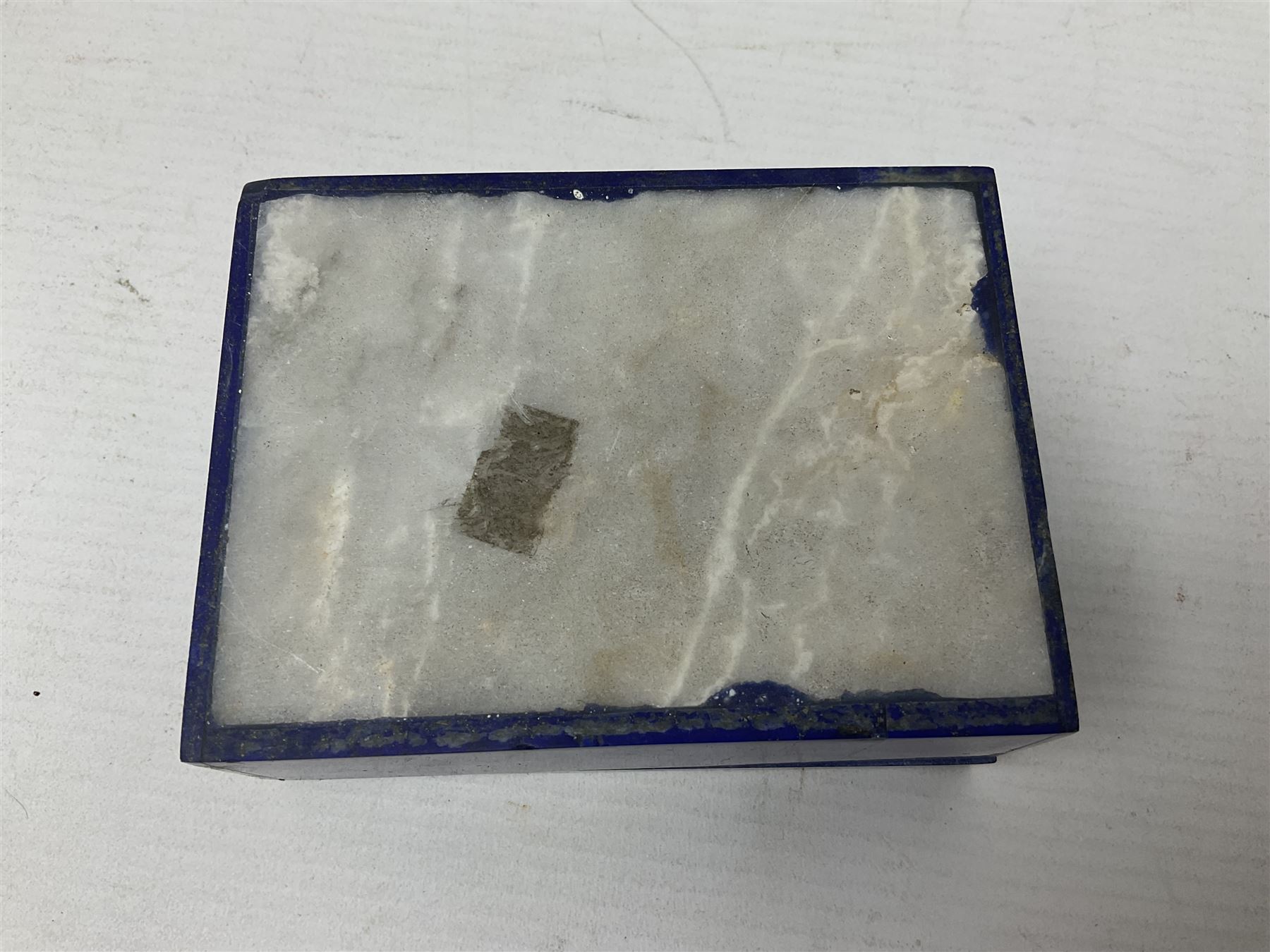 Lapis Lazuli box and cover of rectangular form, H4cm, D7cm, L10cm