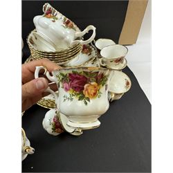 Royal Albert Old Country Roses pattern coffee and dinner service for six, including coffee pot, coffee cups and saucers, dinner plates, side plates, bowls etc 