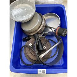 Approx 6.5 inch heated pie die, base maker, lidder and pastry lid cutter - THIS LOT IS TO ...