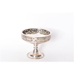 Arts & Crafts silver on copper pedestal dish, the circular bowl with hammered finish, and pierced foliate rim, upon a knopped stem, impressed 1665, H11cm