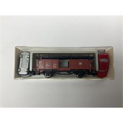 Fleischmann ‘N’ gauge ‘Piccolo’ - sixteen carriages, wagons and cars comprising nos. 8051, 8052, 8055, 8064, 8119K, 8127, 8128, 8129, 8202, 8211, 8224, 8240, 8281, 8301, 8500, 9372; along with Minitrix N503 Shock Van and 13576 6 ton Mineral Wagon; boxed and loose (18) 