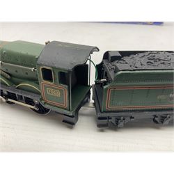 Hornby Dublo - 3-rail - Class 8F 2-8-0 freight locomotive No.48158 in unlined BR black; and Castle Class 4-6-0 locomotive 'Bristol Castle' No.7013 in lined BR green; each in original blue striped box (2)