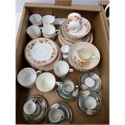 Quantity of tea and dinner waters to include Aynsley ‘Gretna’ pattern teacups and saucers and jug, Noritake cans and saucers and Royal Doulton ‘Fontainebleau’ pattern bowl and plates, in two boxes