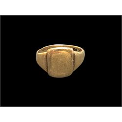 9ct gold signet ring, hallmarked 