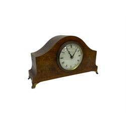 Mahogany mantle clock with inlay. Quartz movement