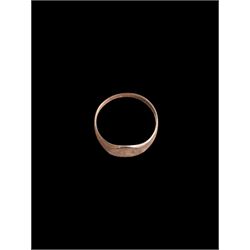 9ct rose gold signet ring with rubbed engraving, hallmarked 