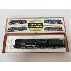 Hornby/Tri-Ang ‘00’ gauge - four locomotives and tenders comprising boxed Class 7P6F 4-6-2 ‘Oliver Cromwell’ no.70013 in BR green; Class A4 4-6-2 ‘Nigel Gresley’ no.7 in LNER blue; Battle of Britain Class 4-6-2 ‘Winston Churchill’ no.21C151 in SR green; Class A3 Gresley 4-6-2 no.60103 in BR green (4) 