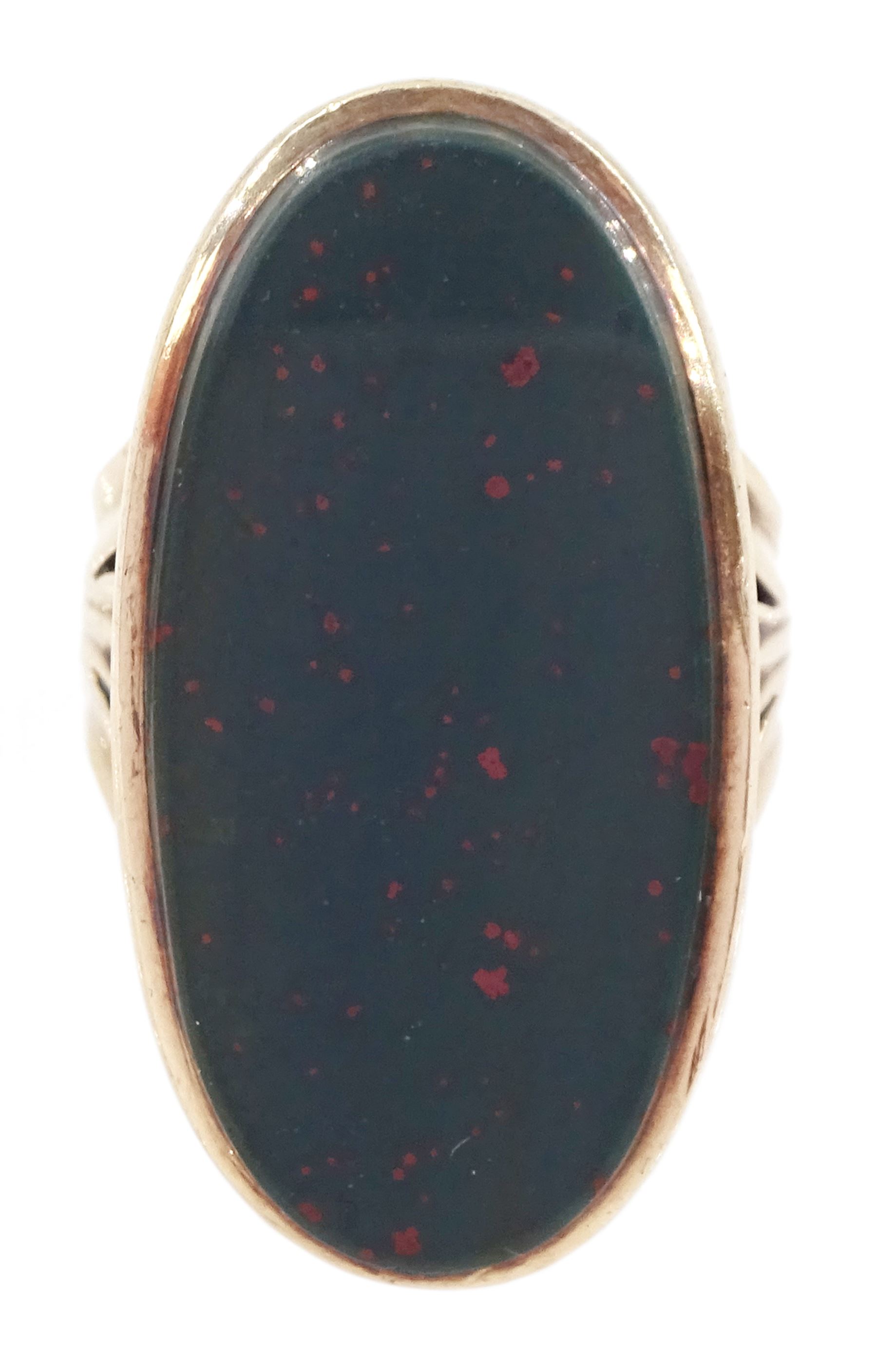 9ct rose gold large oval bloodstone ring, London 1975