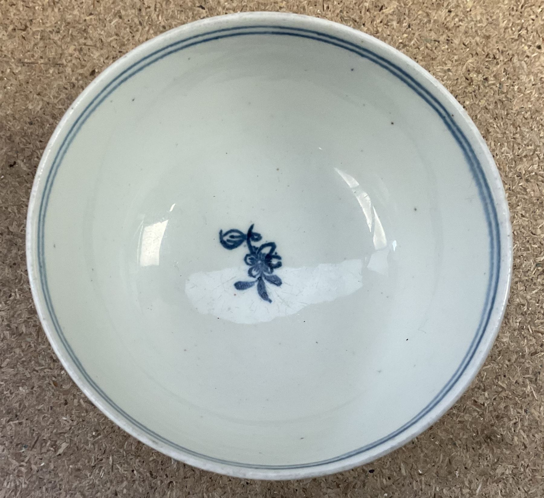 18th century blue and white porcelain teabowl, with paper label beneath inscribed 'Lowestoft', H5cm D9cm