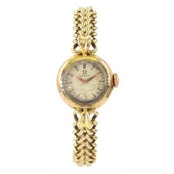 Omega ladies 18ct gold manual wind wristwatch, on 9ct gold link bracelet, hallmarked