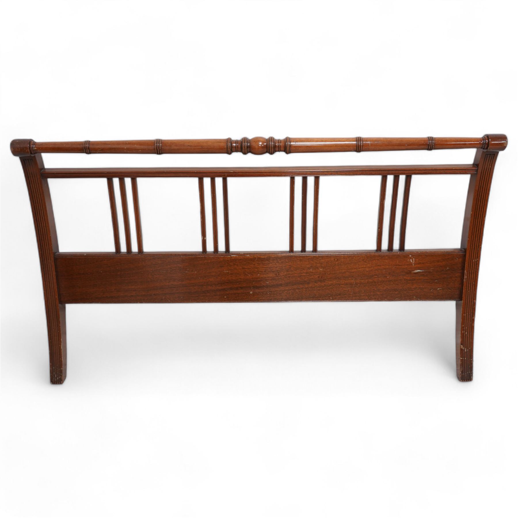 Early 20th century mahogany 4' bedstead, ring turned rail over vertical slats and moulded uprights 